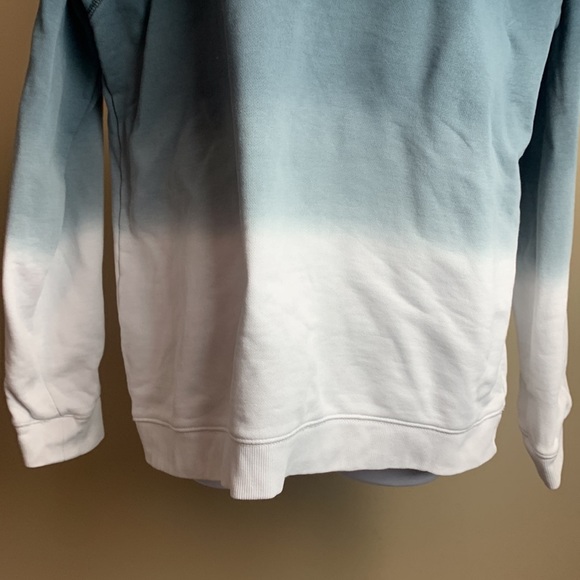 Nice Peloton sweatshirt - Picture 3 of 9